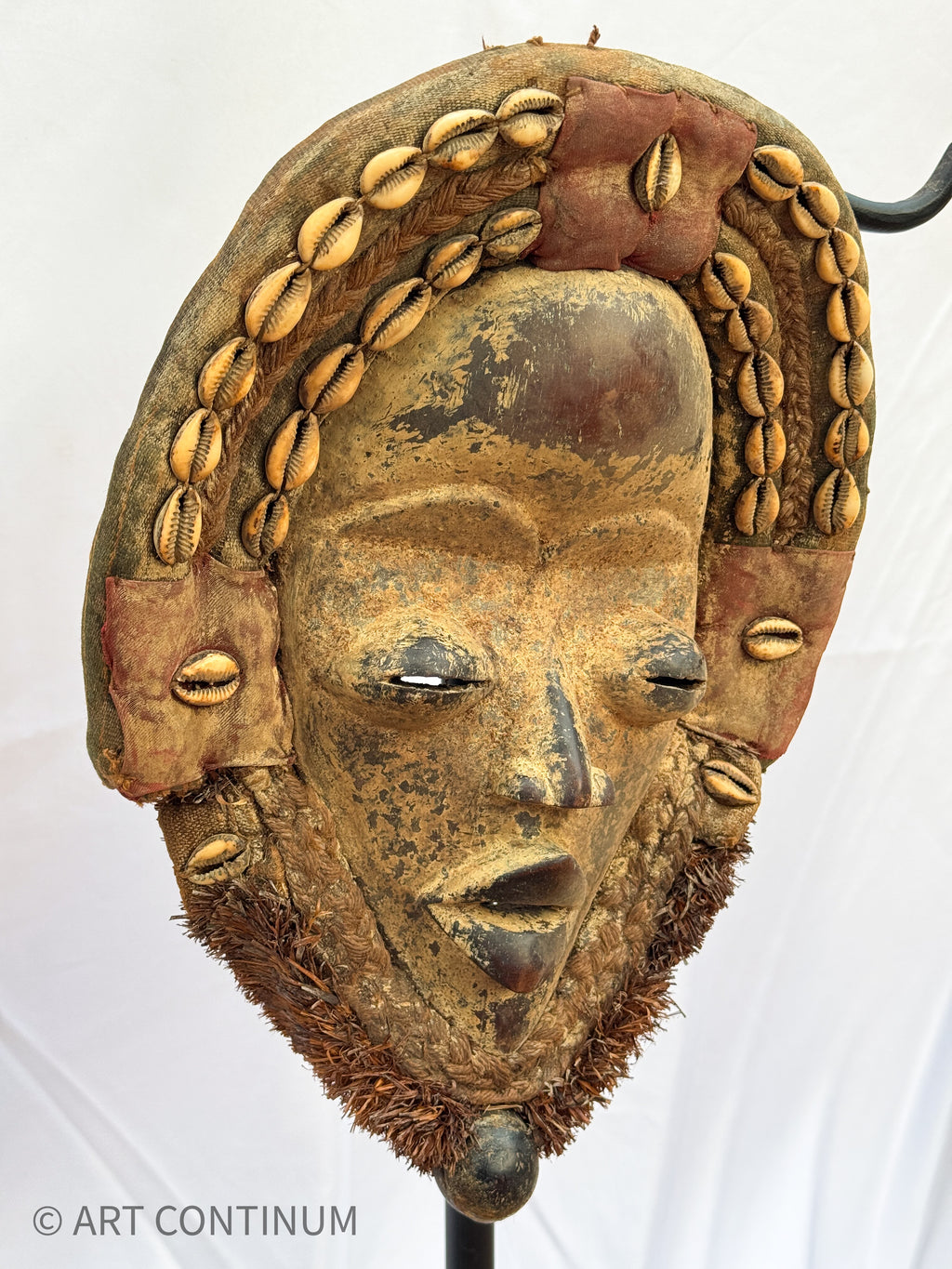 Dan Gle Mask with Cowrie Crown